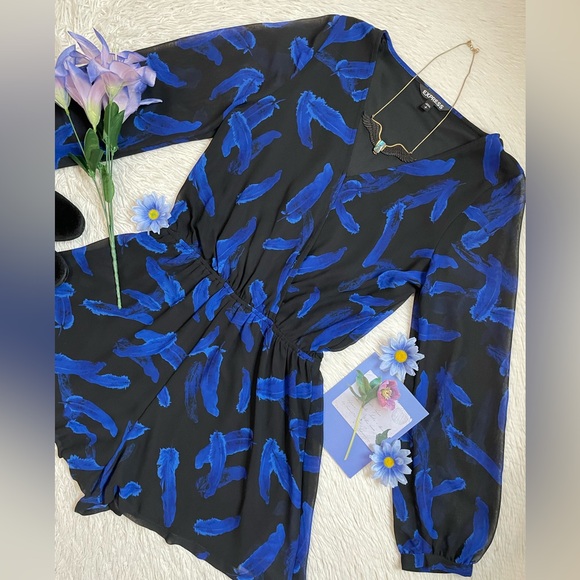 Express feather print v neck long sleeve romper - Picture 15 of 15
